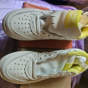 NIKE women's sneakers